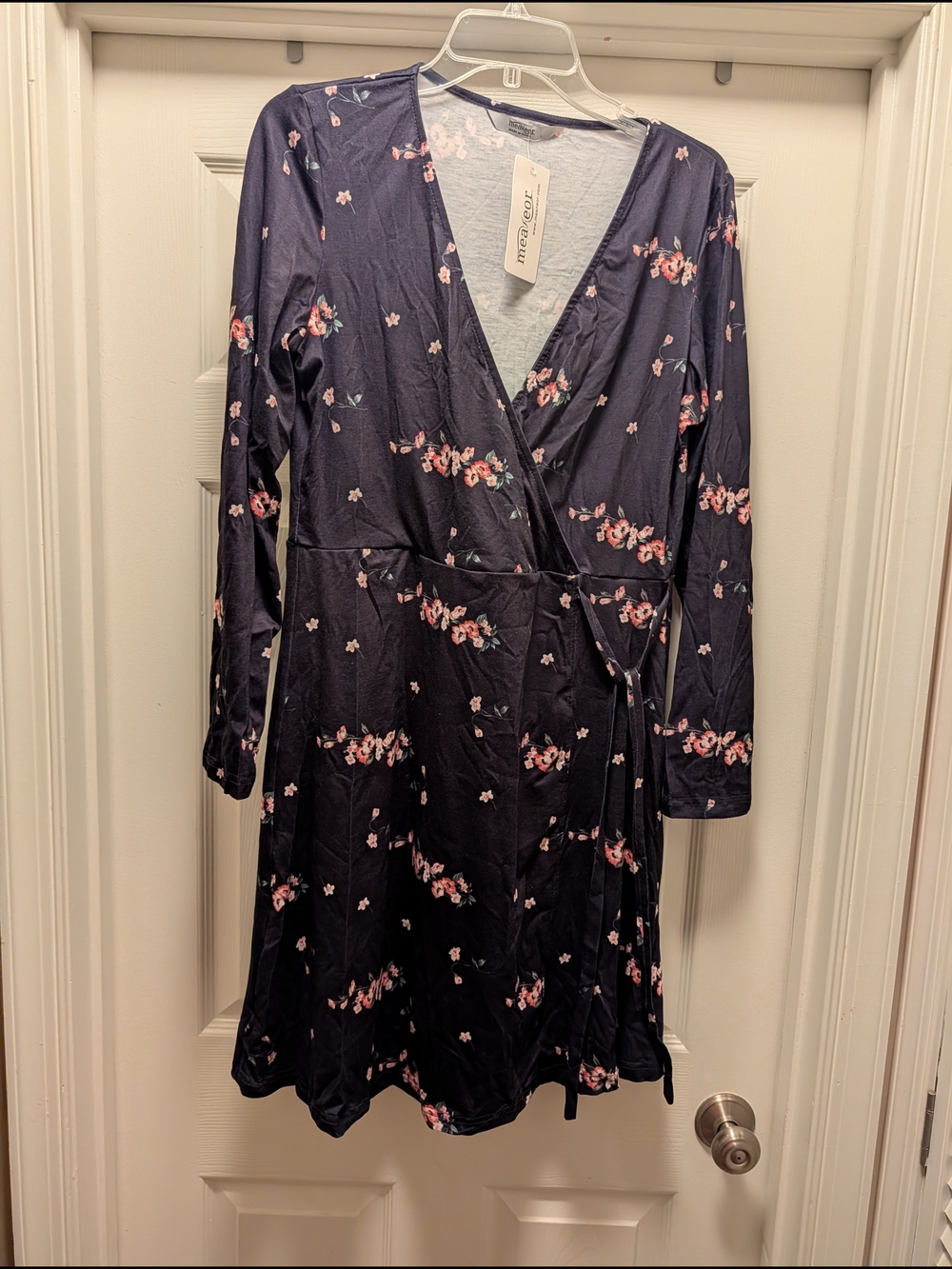 Meaneor - Dark Navy Blue with Pink Floral